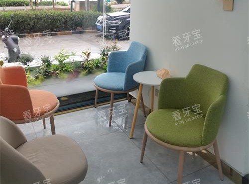 昆明博锐口腔医院休息区环境.jpg 昆明博锐口腔医院休息区环境.jpg