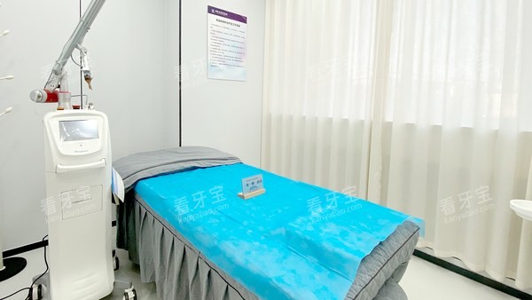 赤峰玥莱美整形美容医院诊疗室实拍.jpg 赤峰玥莱美整形美容医院诊疗室实拍.jpg