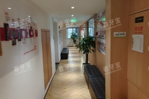 成都极光口腔(金牛店)走廊环境.jpg 成都极光口腔(金牛店)走廊环境.jpg