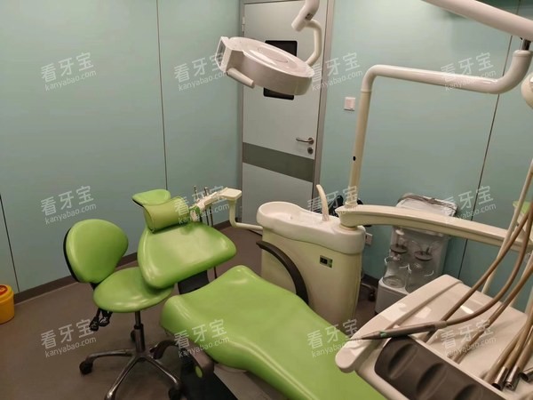 汉中市金盾口腔门诊部诊疗室素材.jpg 汉中市金盾口腔门诊部诊疗室素材.jpg